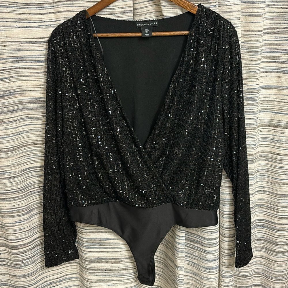 Sincerely Jules Black Long Sleeve Sequin Crossover Bodysuit - Size Largee